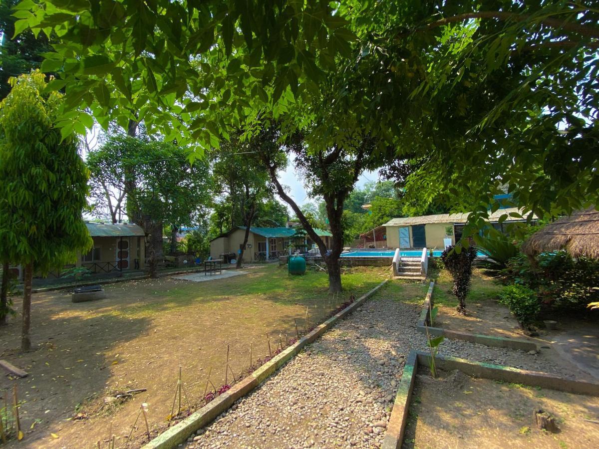 Nature Safari Camp Chitwan Exterior photo